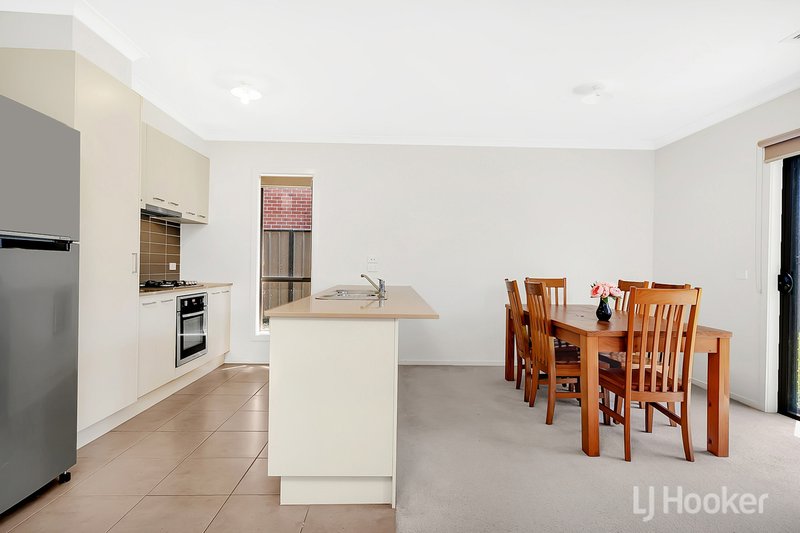 Photo - 120 Grevillea Street, Craigieburn VIC 3064 - Image 14