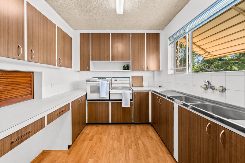 Photo - 1/20 Grove Street, Toowong QLD 4066 - Image 11