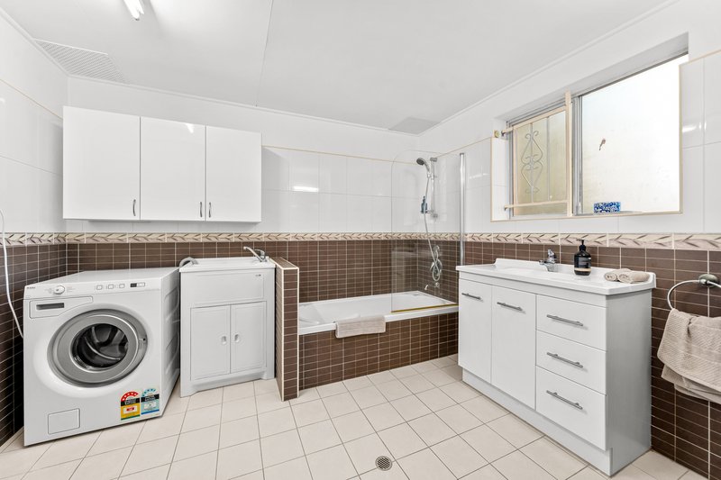 Photo - 1/20 Grove Street, Toowong QLD 4066 - Image 12
