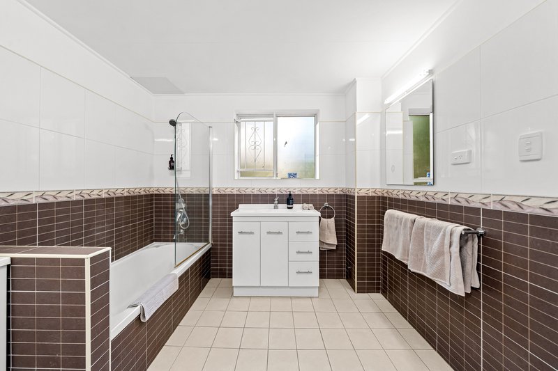 Photo - 1/20 Grove Street, Toowong QLD 4066 - Image 13