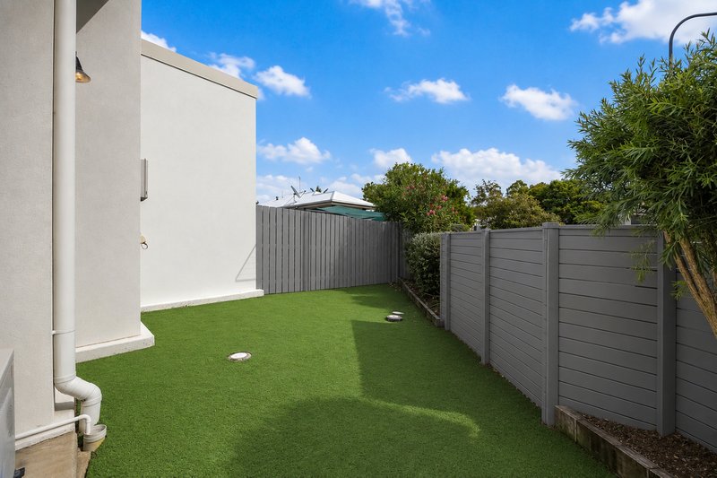 Photo - 1/20 Harmony Drive, Clinton QLD 4680 - Image 13