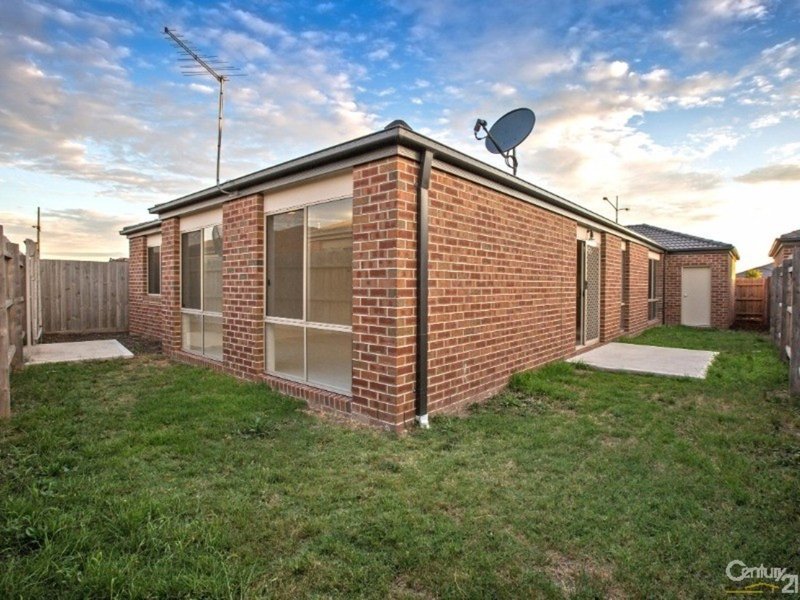 Photo - 120 Henry Road, Pakenham VIC 3810 - Image 11