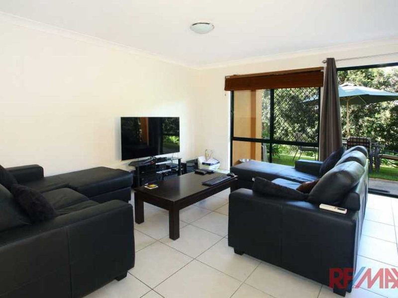 Photo - 120 Highfield Dr , Merrimac QLD 4226 - Image 6