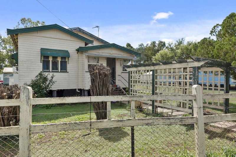 Photo - 120 Kent Street, Oakey QLD 4401 - Image 3