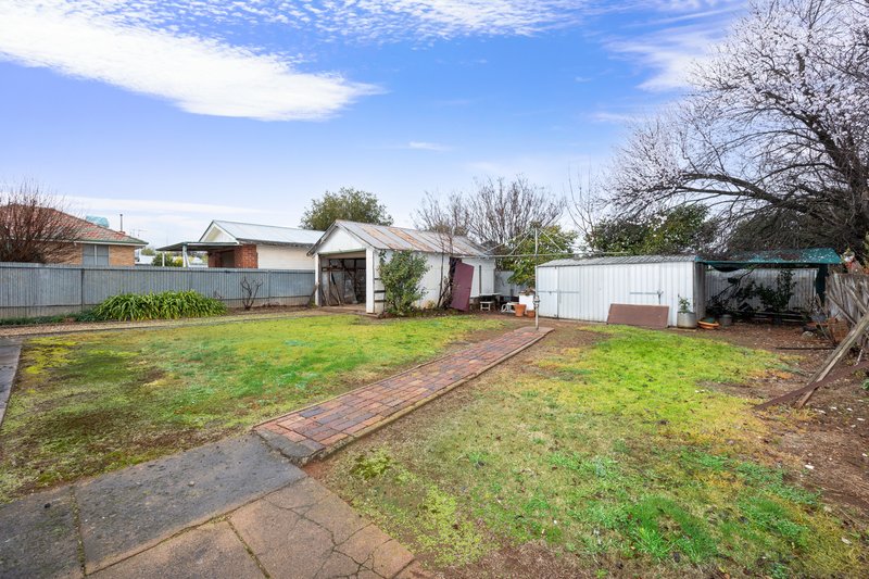 Photo - 120 Kitchener Road, Temora NSW 2666 - Image 8