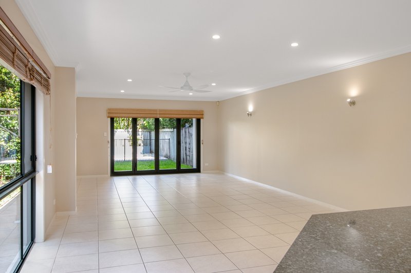 Photo - 1/20 Korina Avenue, Coolangatta QLD 4225 - Image 4