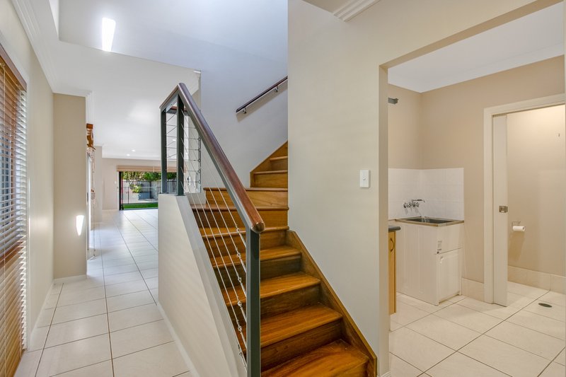 Photo - 1/20 Korina Avenue, Coolangatta QLD 4225 - Image 5