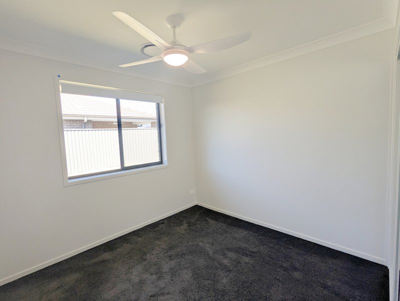 Photo - 1/20 Lakeside Circuit, Cessnock NSW 2325 - Image 7