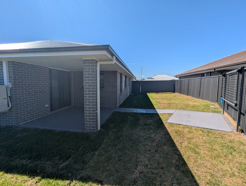 Photo - 1/20 Lakeside Circuit, Cessnock NSW 2325 - Image 11