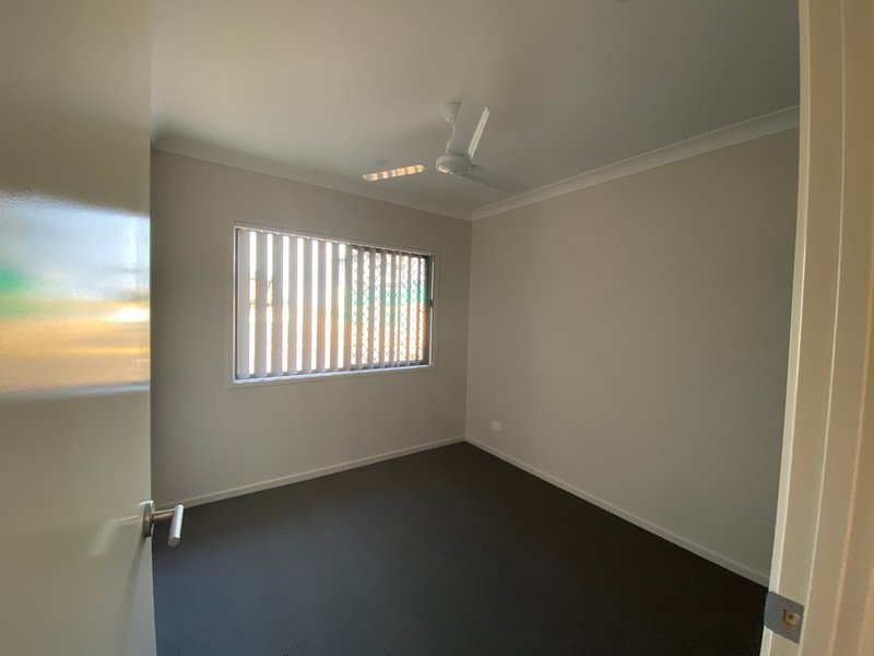 Photo - 120 Lakeview Promenade, Newport QLD 4020 - Image 10
