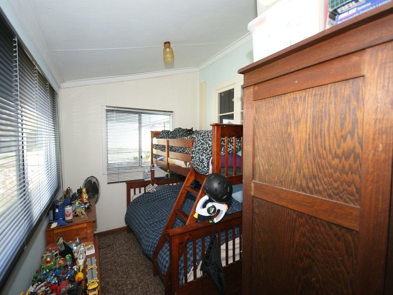 Photo - 120 Lewington Street, Rockingham WA 6168 - Image 4