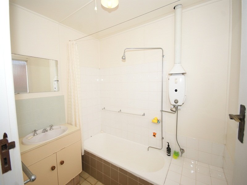 Photo - 120 Lewington Street, Rockingham WA 6168 - Image 17