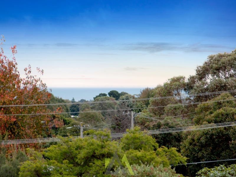 Photo - 120 Lindrum Road, Frankston VIC 3199 - Image 2