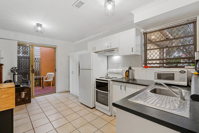 Photo - 1/20 Lowry Street, North Ipswich QLD 4305 - Image 8