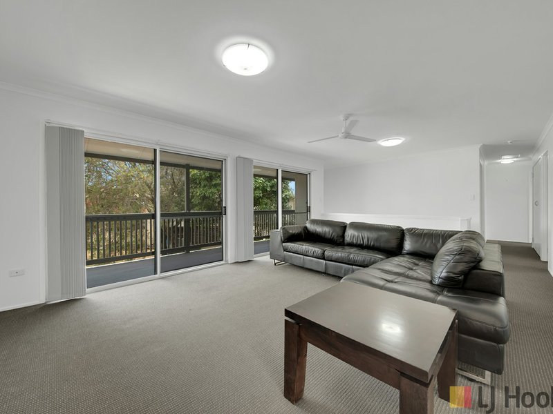 Photo - 120 Malpas Street, Boyne Island QLD 4680 - Image 2
