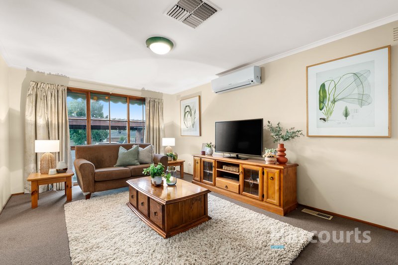 Photo - 120 Milpera Crescent, Wantirna VIC 3152 - Image 7