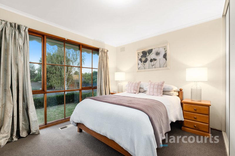 Photo - 120 Milpera Crescent, Wantirna VIC 3152 - Image 8