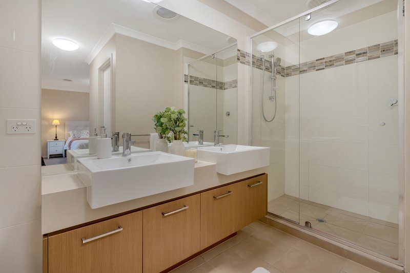 Photo - 120 Moor Park Drive, Craigieburn VIC 3064 - Image 14