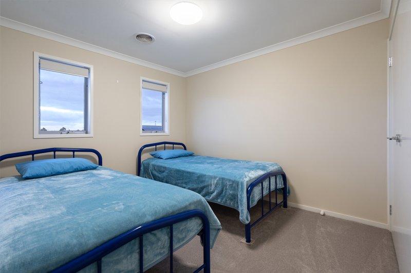 Photo - 120 Moor Park Drive, Craigieburn VIC 3064 - Image 16