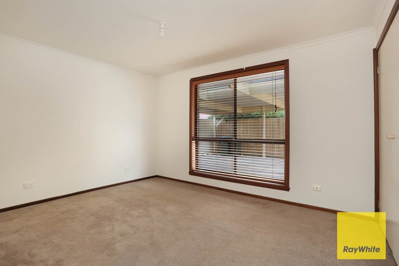 Photo - 1/20 Oriole Drive, Point Cook VIC 3030 - Image 4