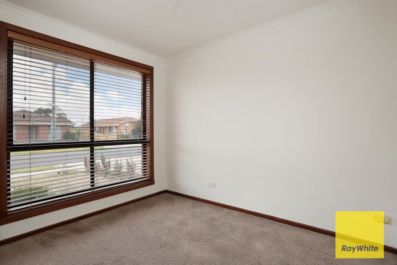 Photo - 1/20 Oriole Drive, Point Cook VIC 3030 - Image 6