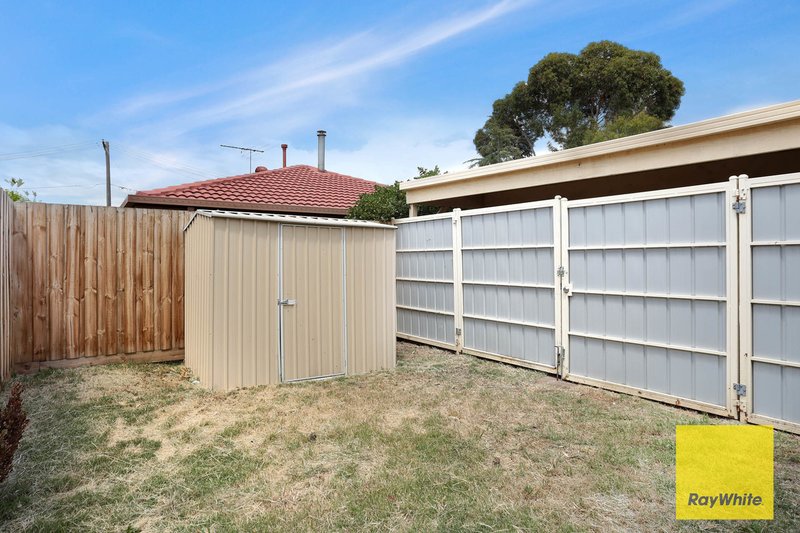 Photo - 1/20 Oriole Drive, Point Cook VIC 3030 - Image 9