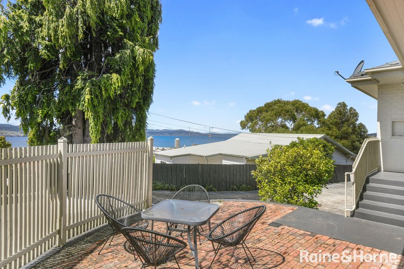 Photo - 1/20 Richardson Avenue, Dynnyrne TAS 7005 - Image 4