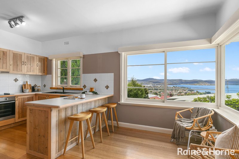 Photo - 1/20 Richardson Avenue, Dynnyrne TAS 7005 - Image 8