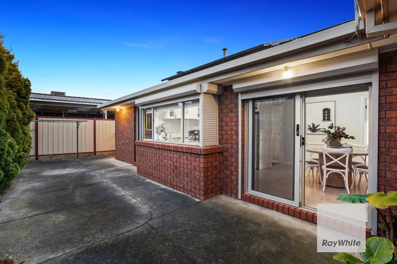 Photo - 1/20 Roseberry Avenue, Keilor Downs VIC 3038 - Image 11