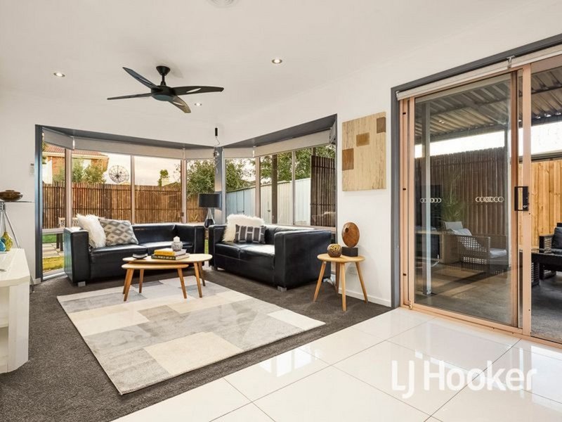 Photo - 120 Shane Avenue, Seabrook VIC 3028 - Image 2