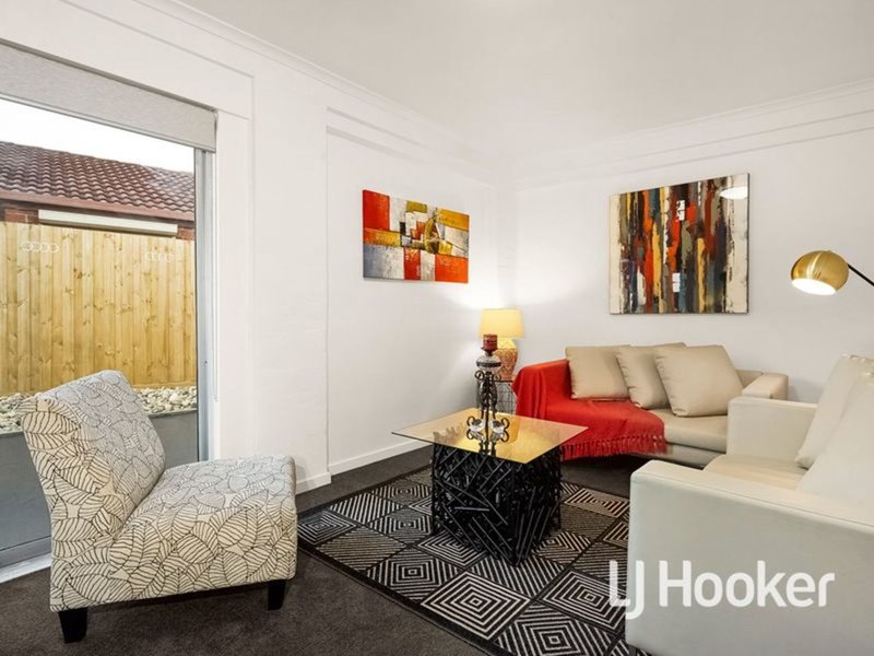 Photo - 120 Shane Avenue, Seabrook VIC 3028 - Image 2