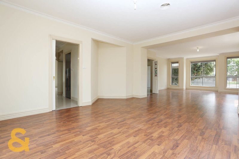 Photo - 120 Shankland Boulevard, Meadow Heights VIC 3048 - Image 4