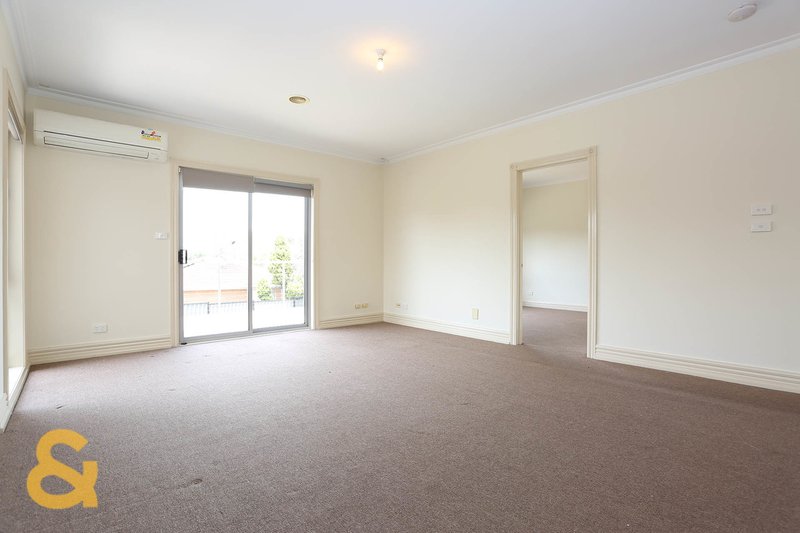 Photo - 120 Shankland Boulevard, Meadow Heights VIC 3048 - Image 10