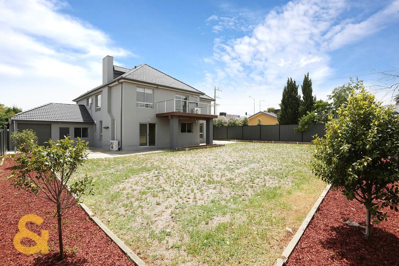 Photo - 120 Shankland Boulevard, Meadow Heights VIC 3048 - Image 11