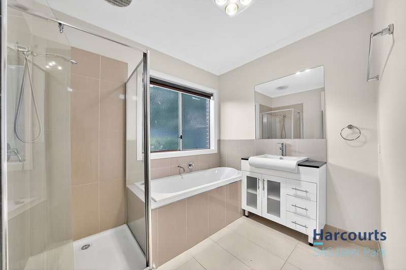 Photo - 1/20 Sovereign Boulevard, Harkness VIC 3337 - Image 6