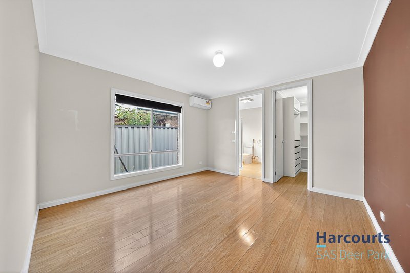 Photo - 1/20 Sovereign Boulevard, Harkness VIC 3337 - Image 7
