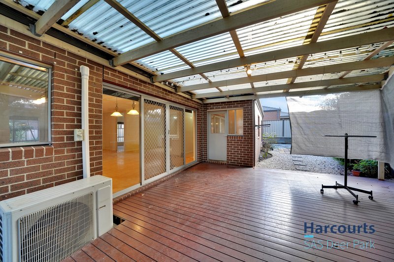 Photo - 1/20 Sovereign Boulevard, Harkness VIC 3337 - Image 10