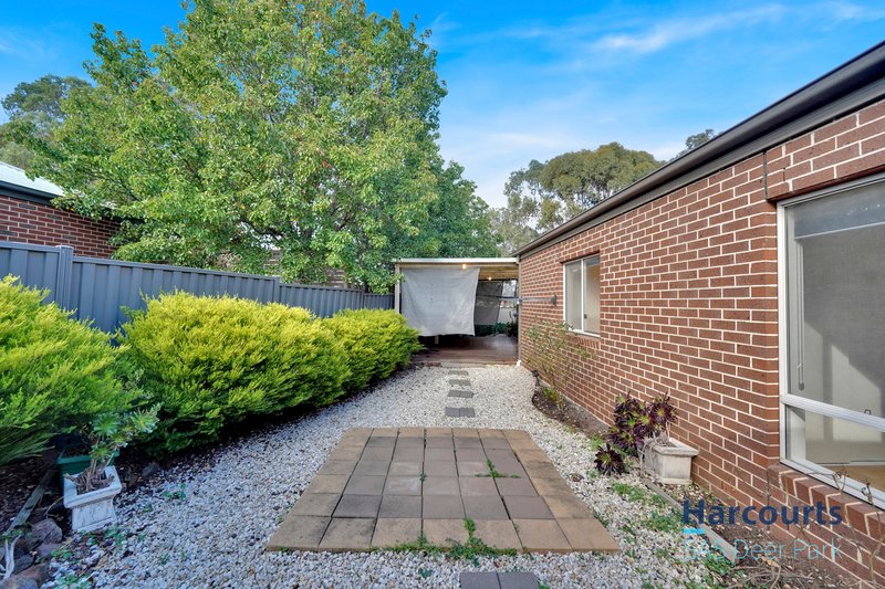 Photo - 1/20 Sovereign Boulevard, Harkness VIC 3337 - Image 11