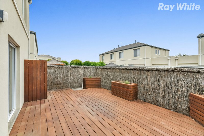 Photo - 120 Sovereign Manors Cres , Rowville VIC 3178 - Image 5