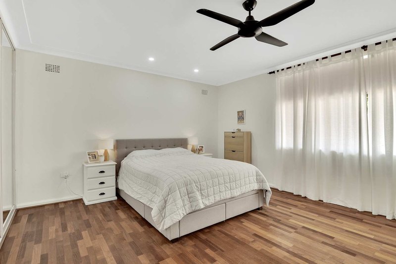 Photo - 120 Starkey Street, Killarney Heights NSW 2087 - Image 3