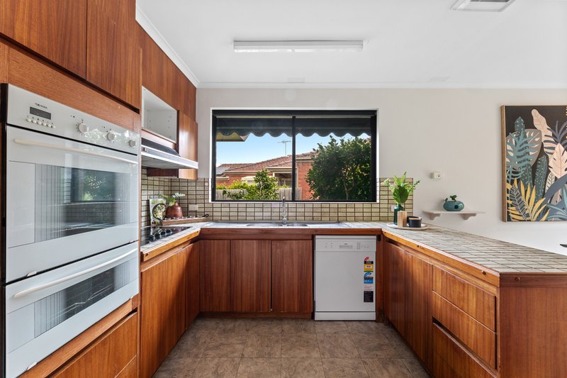 Photo - 1/20 The Highway, Mount Waverley VIC 3149 - Image 8