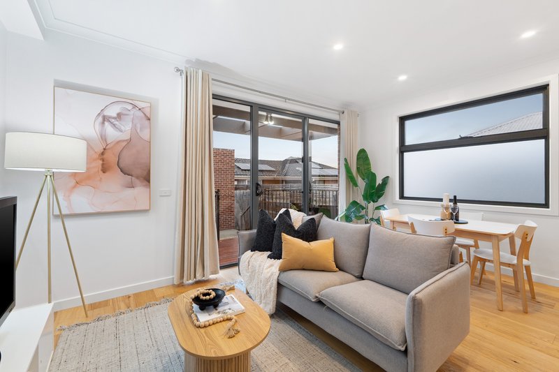 Photo - 1/20 Thompson Street, Clayton VIC 3168 - Image 2