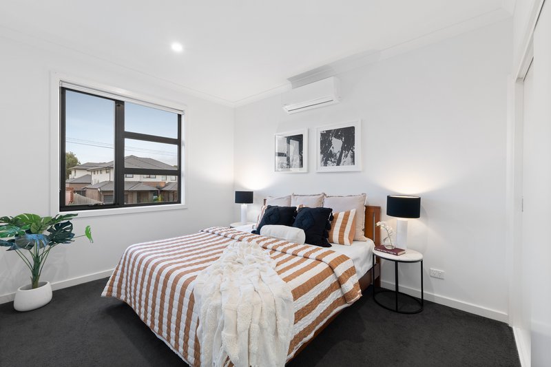 Photo - 1/20 Thompson Street, Clayton VIC 3168 - Image 5