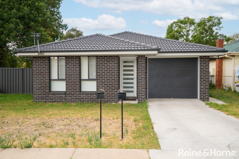 1/20 Tichborne Crescent, Kooringal NSW 2650