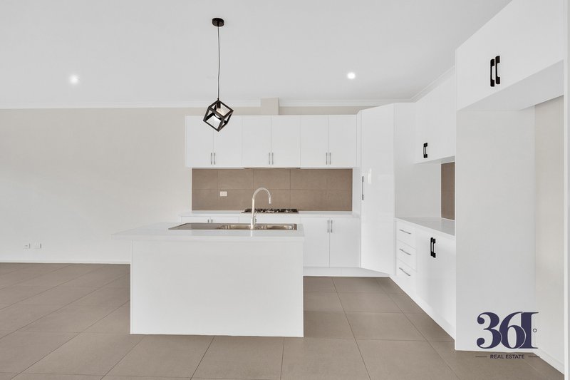Photo - 120 Walls Road, Werribee VIC 3030 - Image 4
