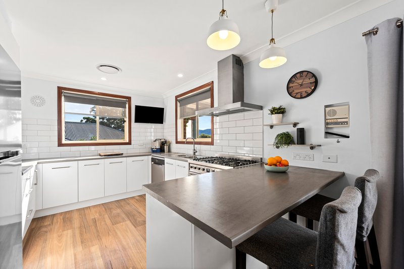 Photo - 120 Wyndarra Way, Koonawarra NSW 2530 - Image 3