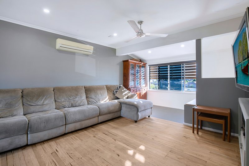 Photo - 1200 Old North Crescent, Strathpine QLD 4500 - Image 3