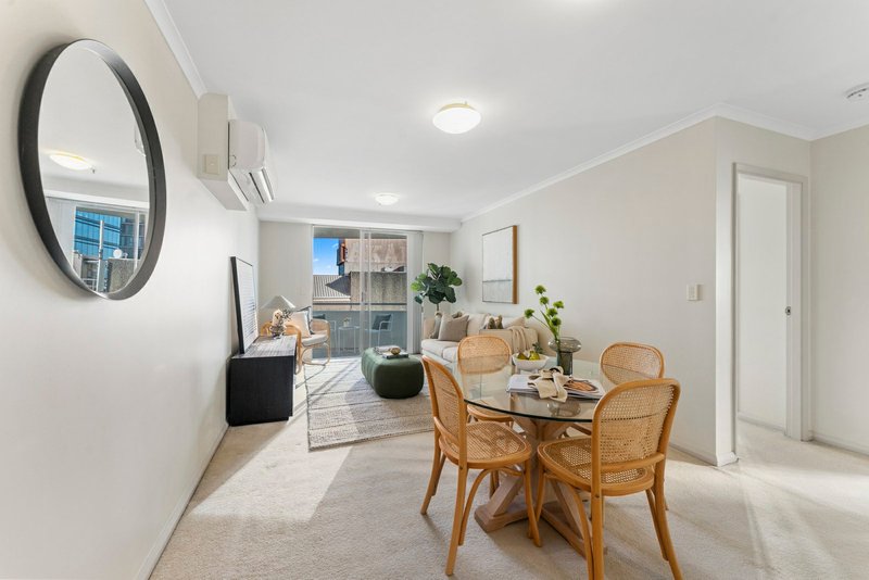 Photo - 1201/2-4 Atchison Street, St Leonards NSW 2065 - Image 3