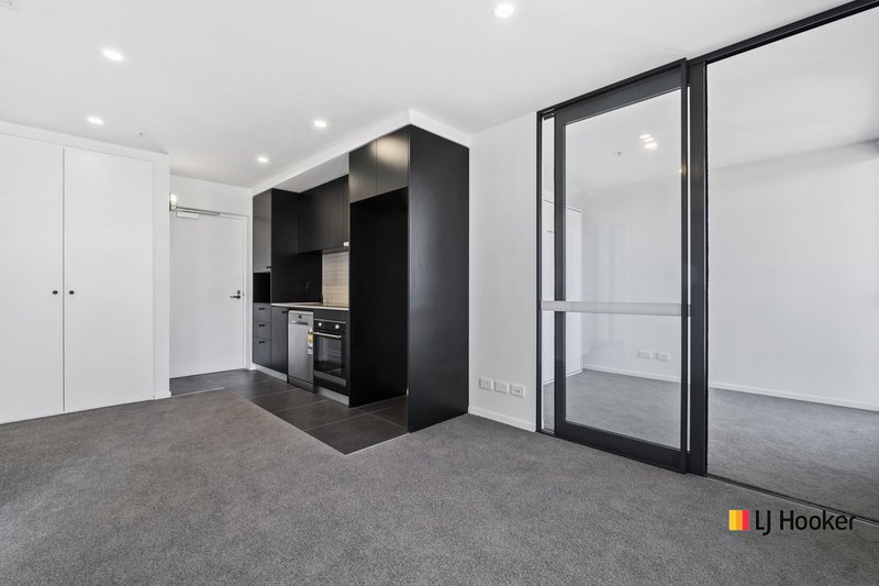 Photo - 1201/90 Swain Street, Gungahlin ACT 2912 - Image 4