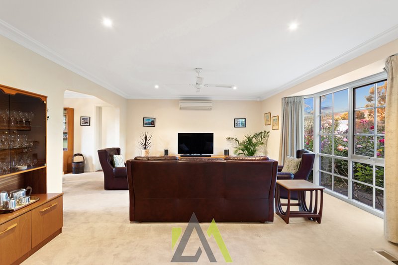 Photo - 1/202 Mount Eliza Way, Mount Eliza VIC 3930 - Image 3